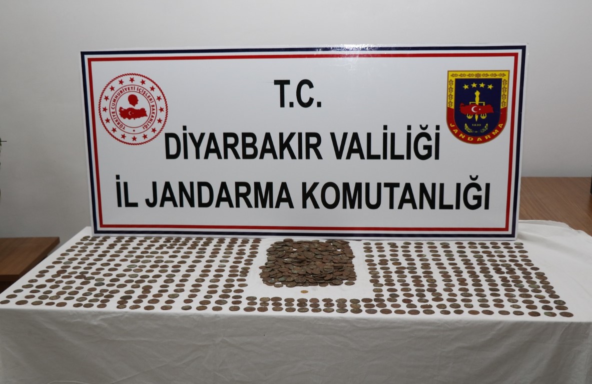 Diyarbakır’da 851 sikke ele geçirildi