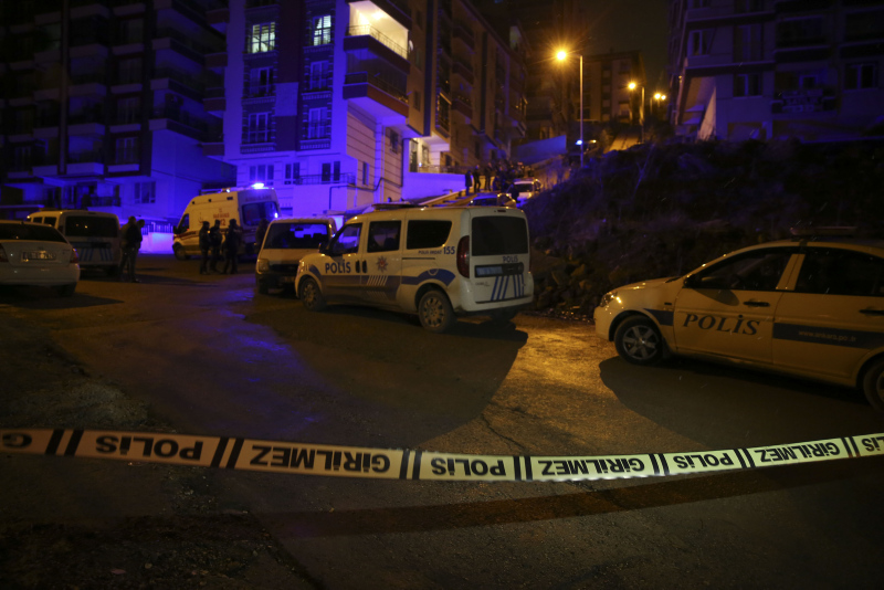 16 yaşındaki kız babasını öldürdü!