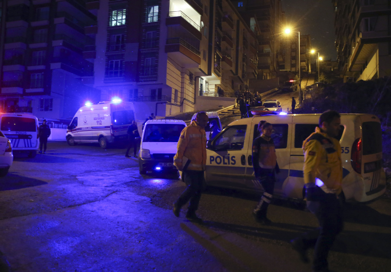 16 yaşındaki kız babasını öldürdü!