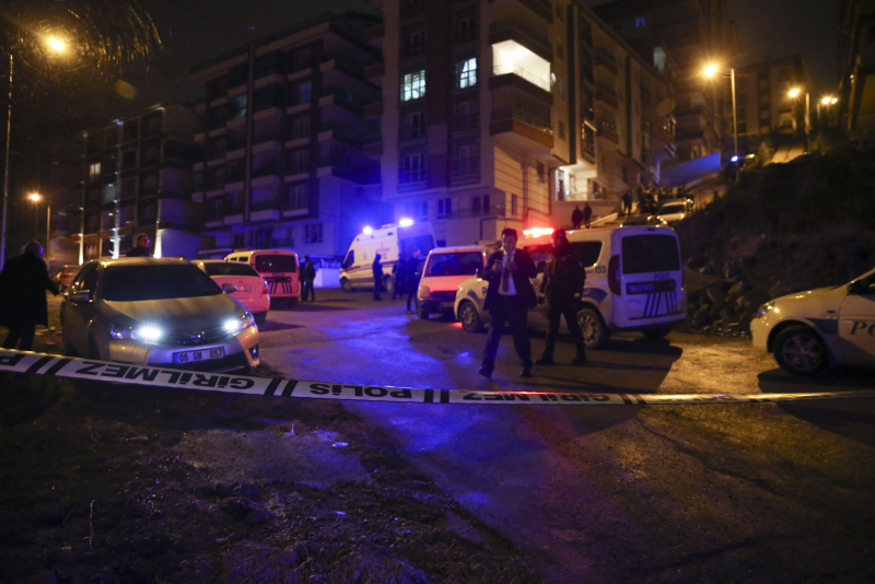 16 yaşındaki kız babasını öldürdü!