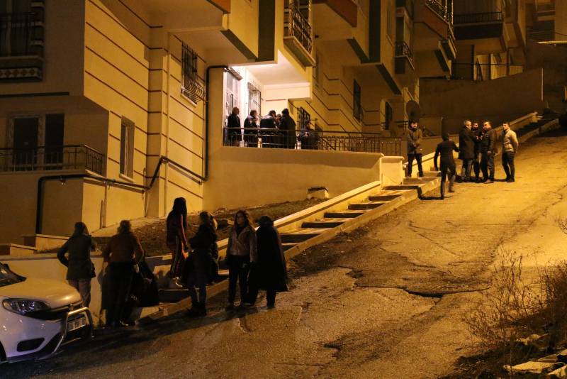 16 yaşındaki kız babasını öldürdü!