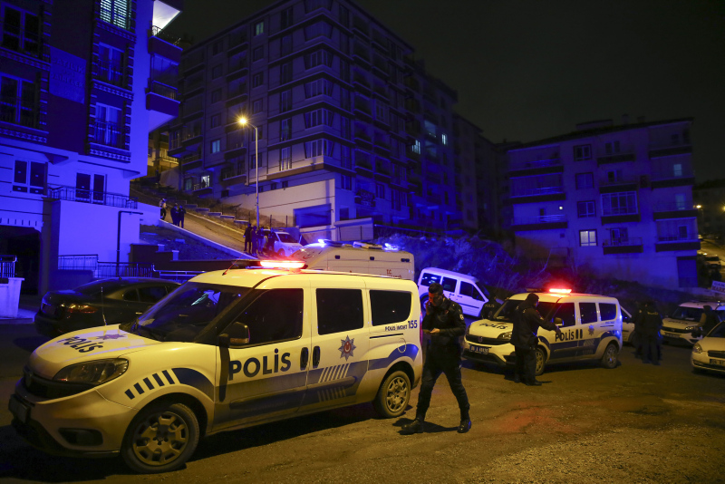 16 yaşındaki kız babasını öldürdü!