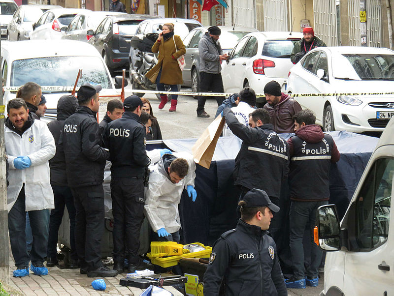 Kadıköy’de kan donduran olay! Çöp konteynerinde insan bacakları bulundu