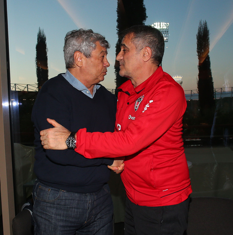 Beşiktaş’ın yeni hocası kim olacak? Lucescu mu gelecek?