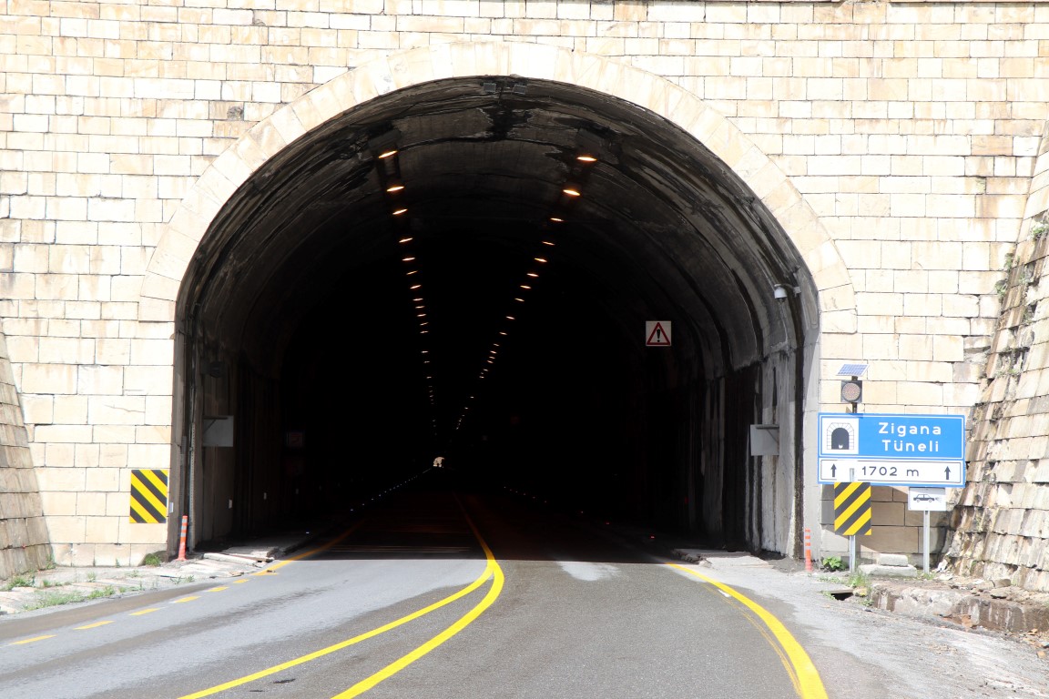 Zigana Tüneli’nin yarısı geçildi! Avrupa’nın en uzunu olacak...