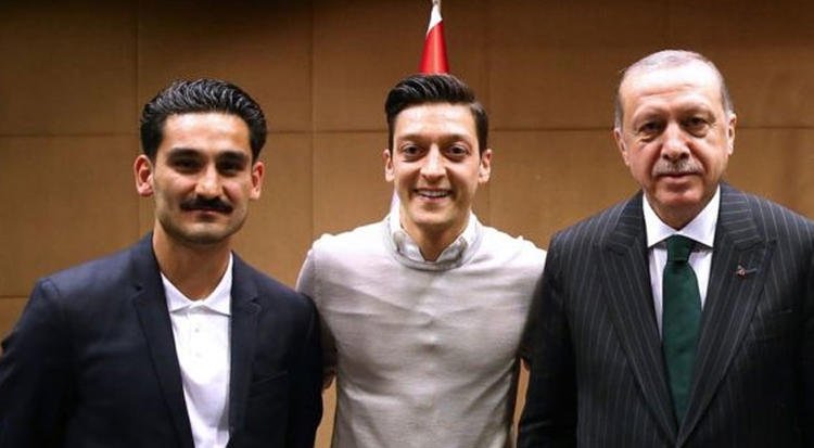 Almanya’da yeni skandal! Mesut Özil’den sonra İlkay Gündoğan da...