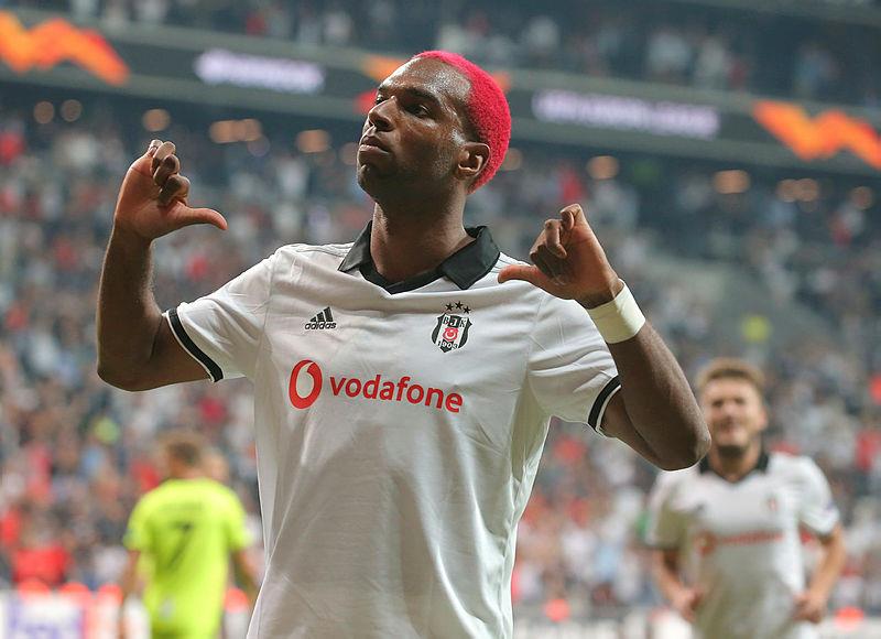 Galatasaray, Beşiktaş’ın eski yıldızı Ryan Babel’i kadrosuna katıyor