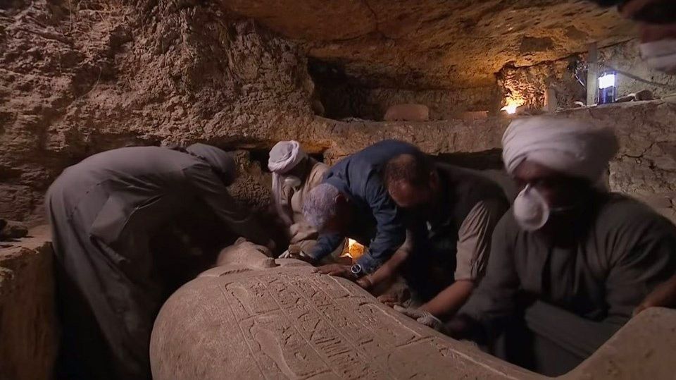 Mısır’da canlı yayında mumya lahiti açıldı