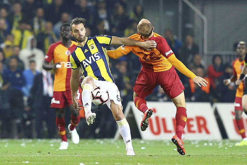 Fenerbahçe - Galatasaray derbisi sosyal medyada devam ediyor