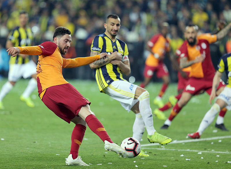 Fenerbahçe - Galatasaray derbisi sosyal medyada devam ediyor