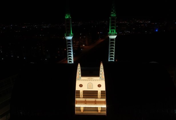 Büyük Çamlıca Camii’ne Ramazan’ın ilk teravihinde yoğun ilgi