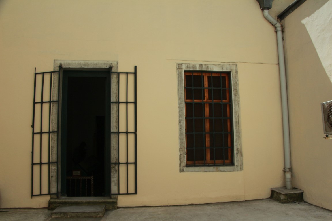 Bu zamana kadar hiç kimse görmemişti! Dolmabahçe Sarayı’nda 200 yıllık bilinmeyen türbe