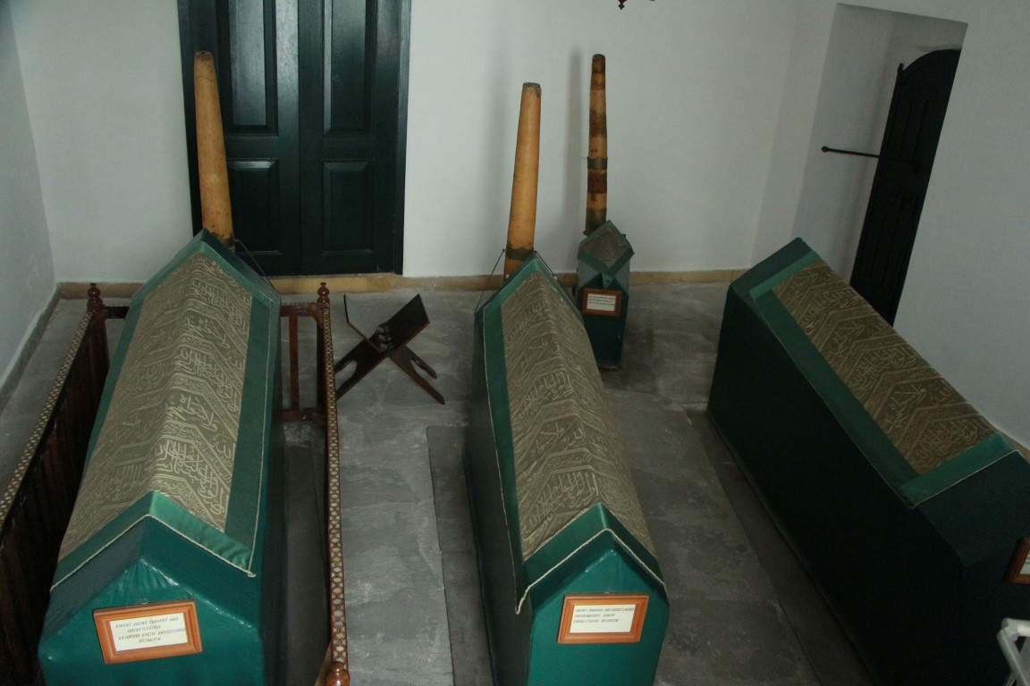 Bu zamana kadar hiç kimse görmemişti! Dolmabahçe Sarayı’nda 200 yıllık bilinmeyen türbe