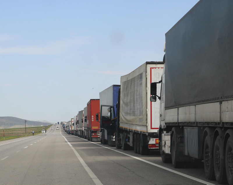 Almanya on binlerce kamyoncu arıyor