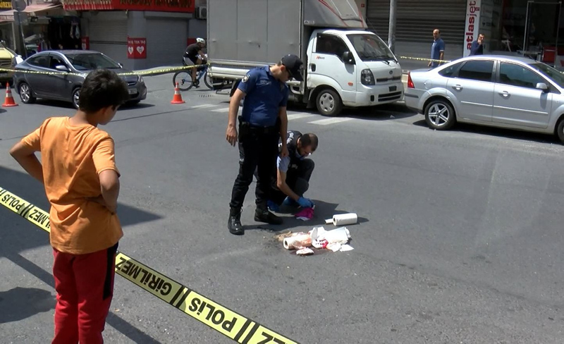 Sokak ortasında eşine kurşun yağdırdı!