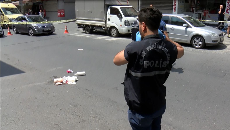 Sokak ortasında eşine kurşun yağdırdı!