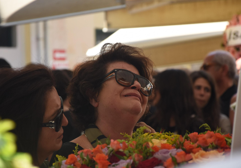 Kalp krizinden ölen Derin gözyaşlarıyla uğurlandı