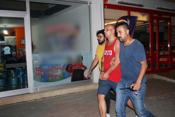 Antalya’da turist sokak ortasında terör estirdi