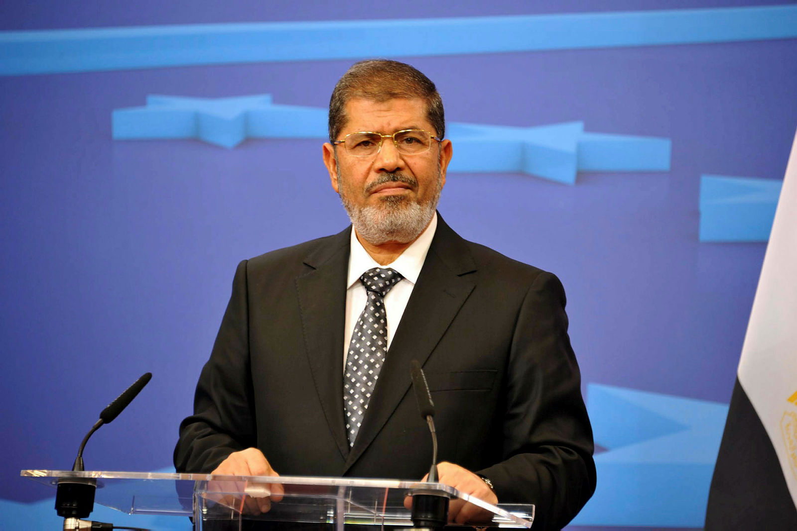 Darbeci Sisi yönetimi, Mursi’nin ölüm nedenini açıkladı! Defnedildiği yer görüntülendi