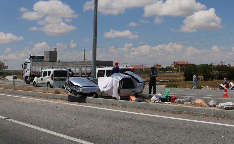 Takla atan otomobilde 3 can gitti