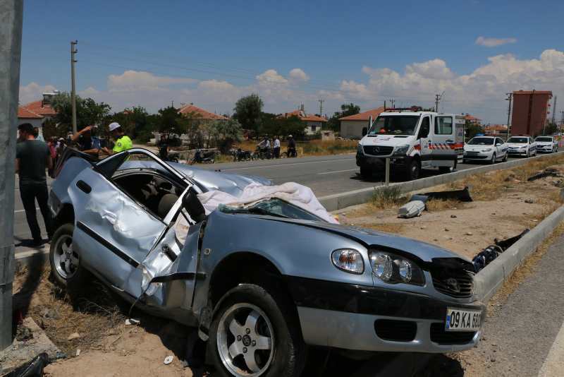 Takla atan otomobilde 3 can gitti