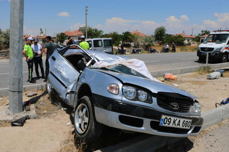 Takla atan otomobilde 3 can gitti