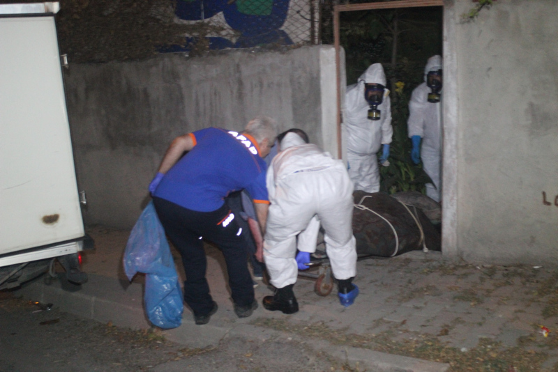 İstanbul’da korkunç olay! Gaz maskesi takarak girebildiler