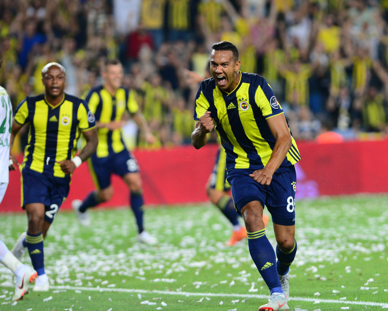 Fenerbahçe’nin eski yıldızı Galatasaray’a doğru!