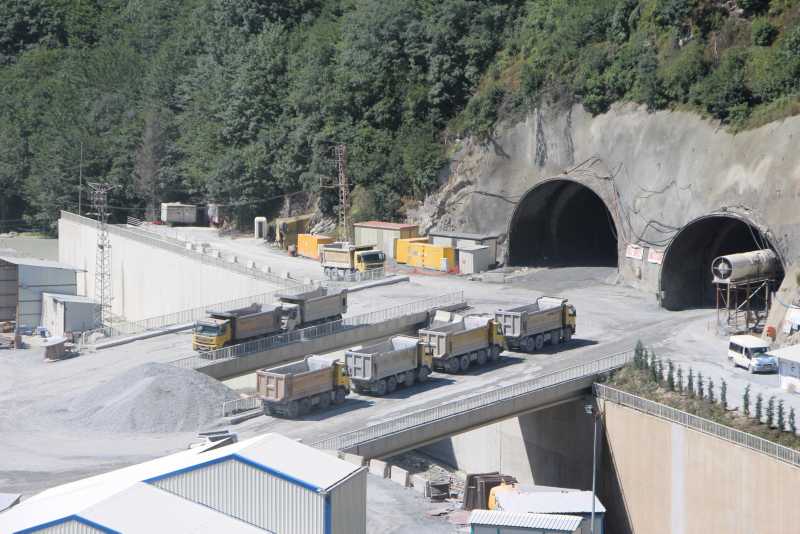 Trabzon-Gümüşhane arası 45 dakikaya düşecek! Yeni Zigana Tüneli’nde önemli gelişme
