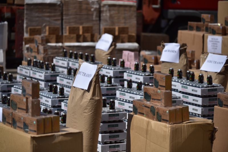 Dev operasyon! 7 TIR dolusu zayıflama çayı, cinsel güç artırıcı mamüller ele geçirildi