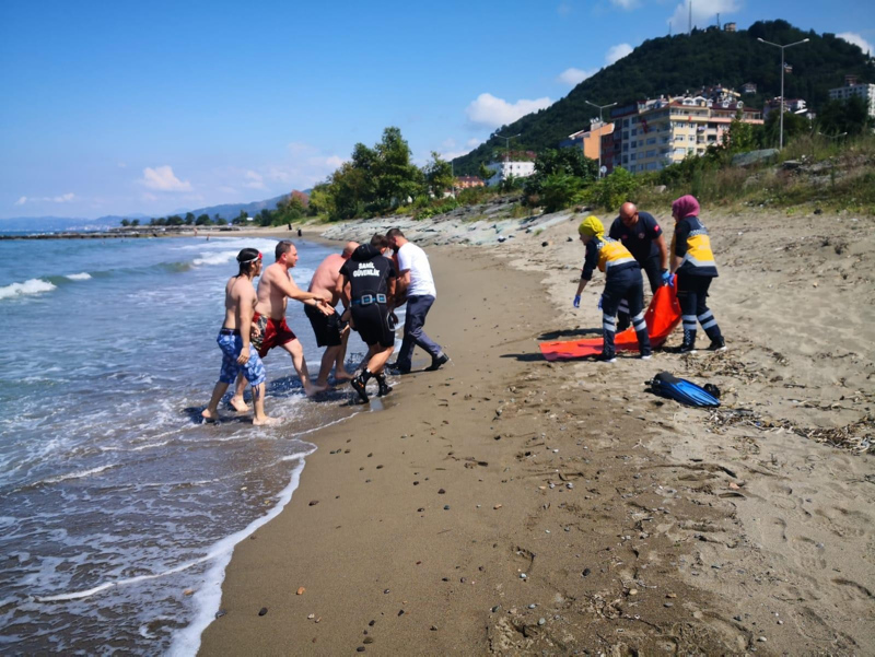 Boğulma tehlikesi geçiren 2 kardeş, kurtarılamadı