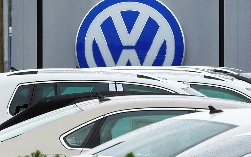 Volkswagen yeni logosuna amblem kavuşuyor! İşte Volkswagen’in logosu için belirlenen imaj...