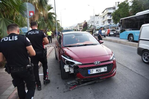 Antalya’da polisin dur ihtarına uymayan alkollü kadın sürücü ortalığı karıştırdı