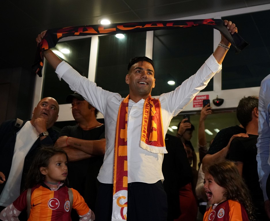 Galatasaray’da ortalığı karıştıracak Falcao iddiası! ’’El altından bonservis ödendi’’