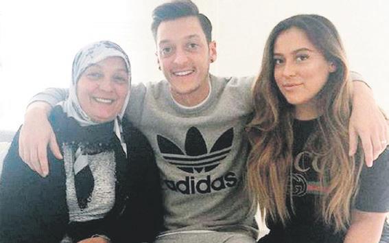 Mesut Özil adım adım Fenerbahçe’ye! Annesine sözü var Fenerbahçe’ye gidecek