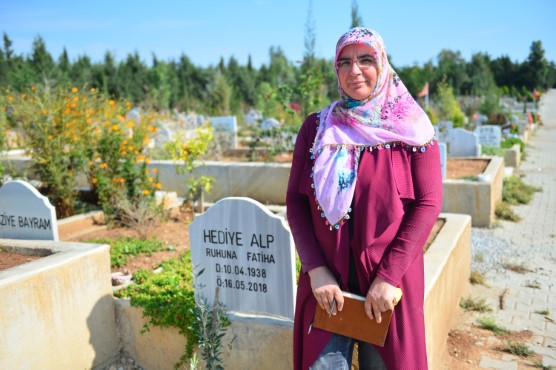 Eşinin desteğiyle mezar taşı üretmeye başladı, ön yargıları yıktı