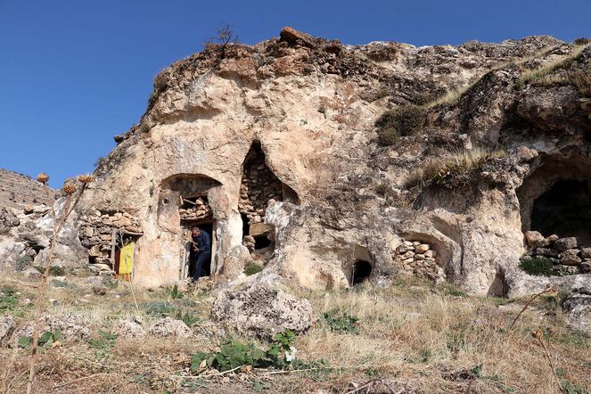 Diyarbakır’da ’Kaya mezarlar’da Süryanice kitabeler bulundu