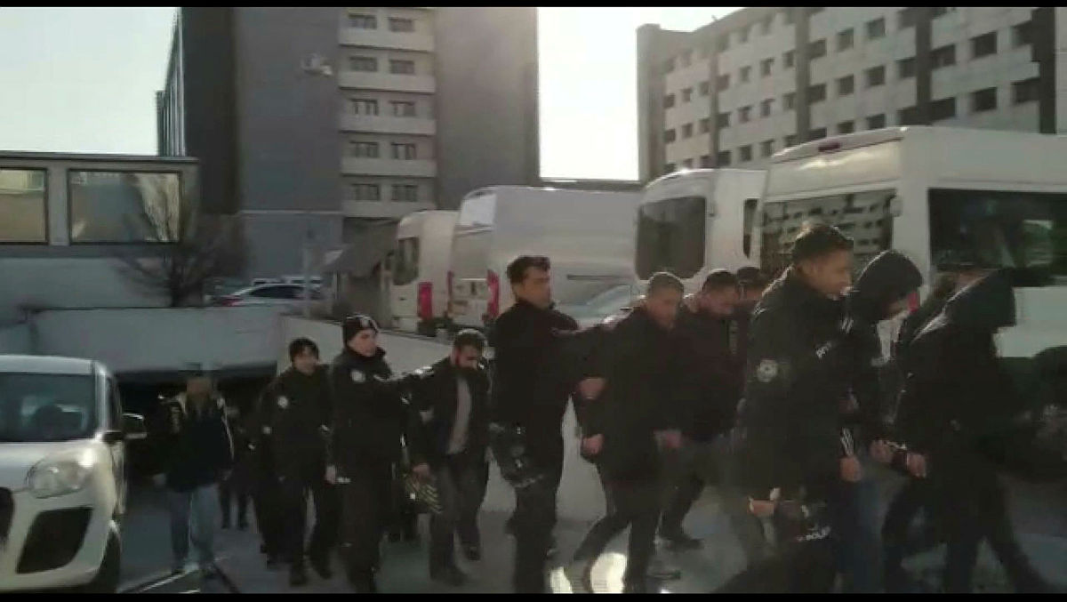 İstanbul’da bahis çetesine operasyon! Çok sayıda kişi yakalandı