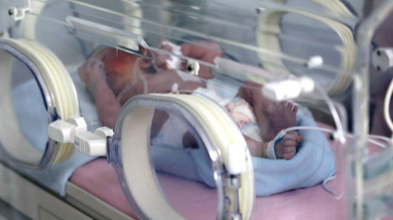 Gaziantep’te yürek sızlatan olay! Kağıt toplayan kardeşler çöpte bebek buldu