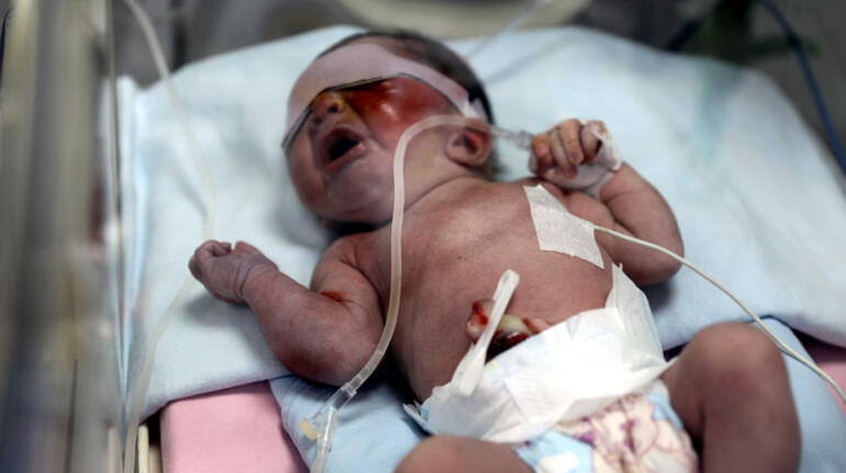Gaziantep’te yürek sızlatan olay! Kağıt toplayan kardeşler çöpte bebek buldu