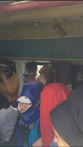 14 kişilik araçtan 35 kişi çıktı! Adana’da görenleri hayrete düşüren olay