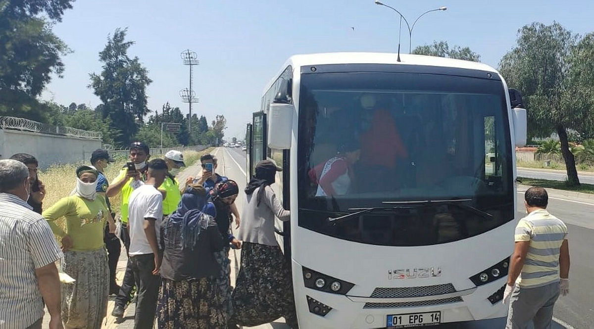 14 kişilik araçtan 35 kişi çıktı! Adana’da görenleri hayrete düşüren olay