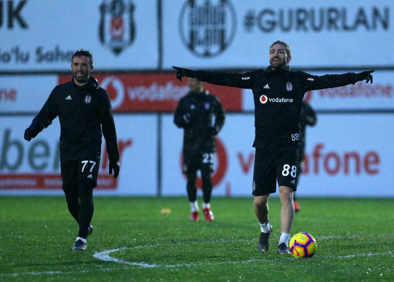 İşte Fenerbahçe’nin Caner Erkin ve Gökhan Gönül’e teklifi