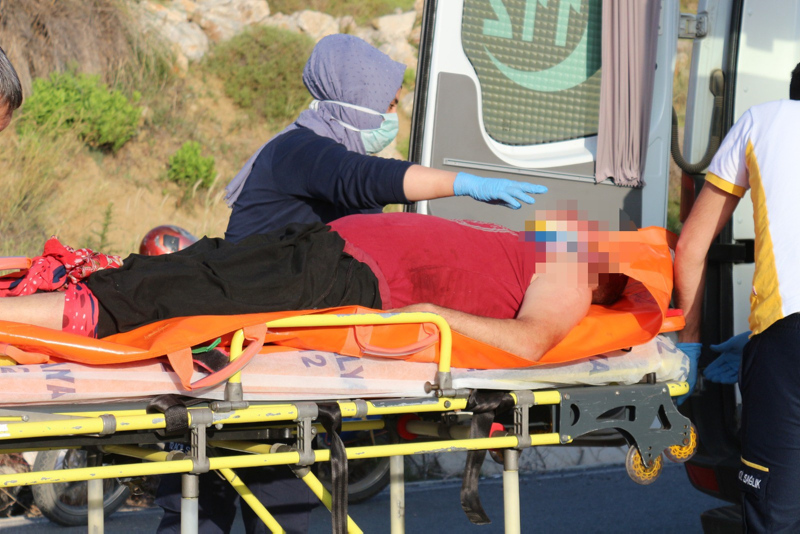 Antalya’da kendisini taciz eden adamı kocasıyla hastanelik etti