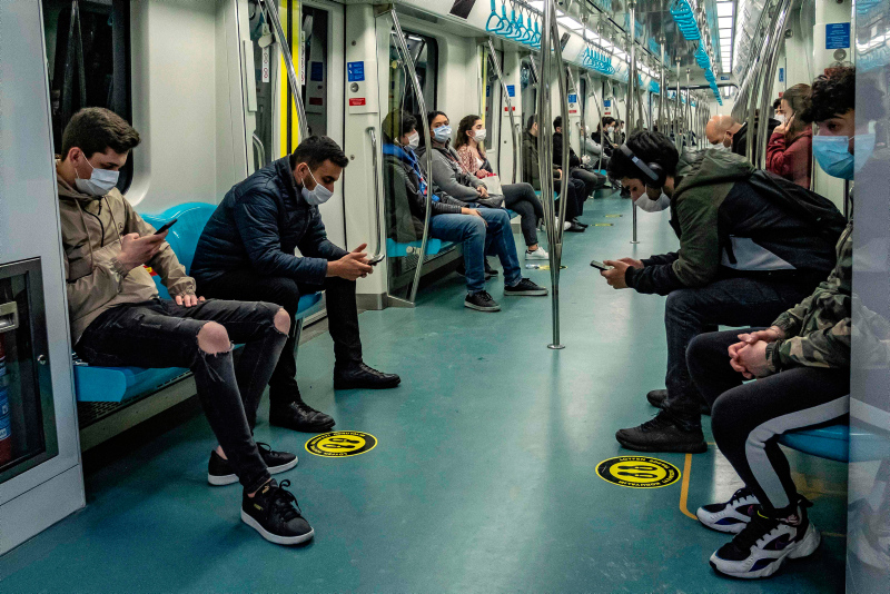 İstanbulluları bekleyen büyük kriz: Toplu taşımada sosyal mesafe nasıl olacak?