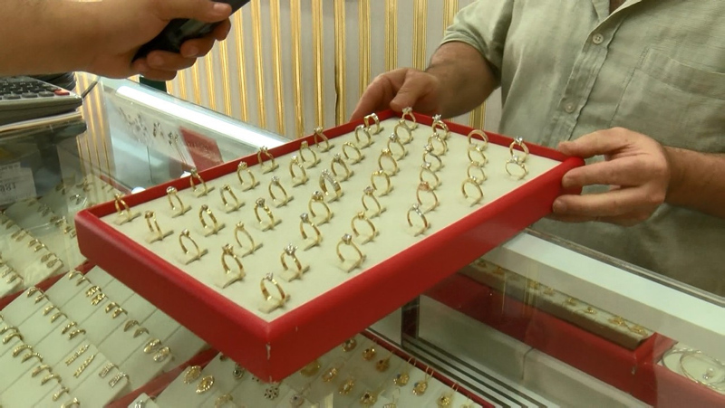 İzini kaybettirdi! Biber gazlı soygun