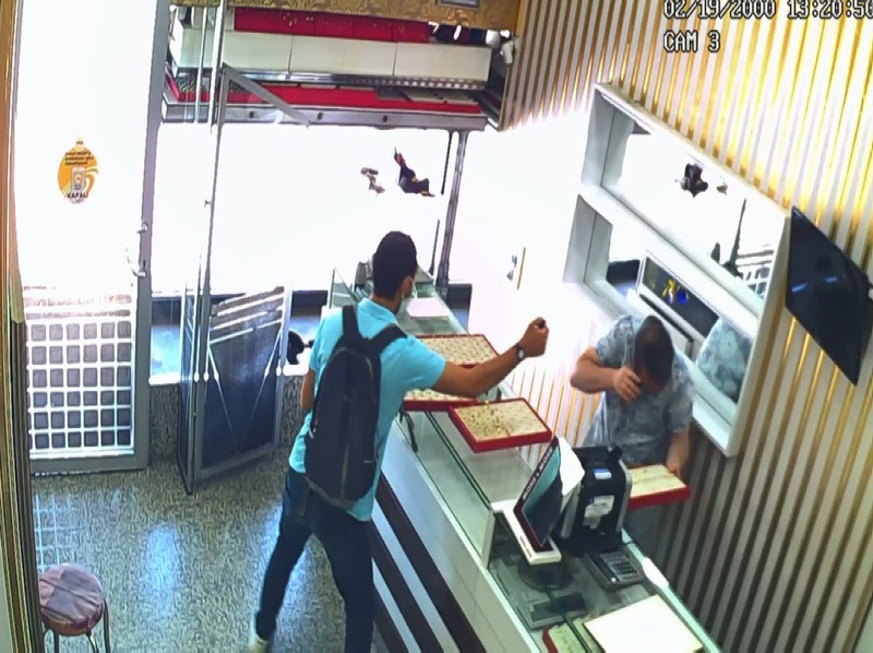 İzini kaybettirdi! Biber gazlı soygun