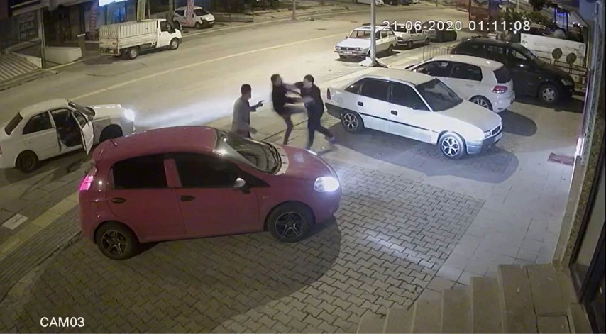 Trafik magandaları kick boks sporcusuna denk gelince...