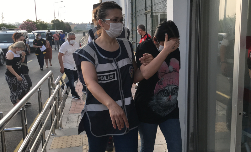 Adana’da fuhuş baskını! Üniversite öğrencisi kızlara para tuzağı