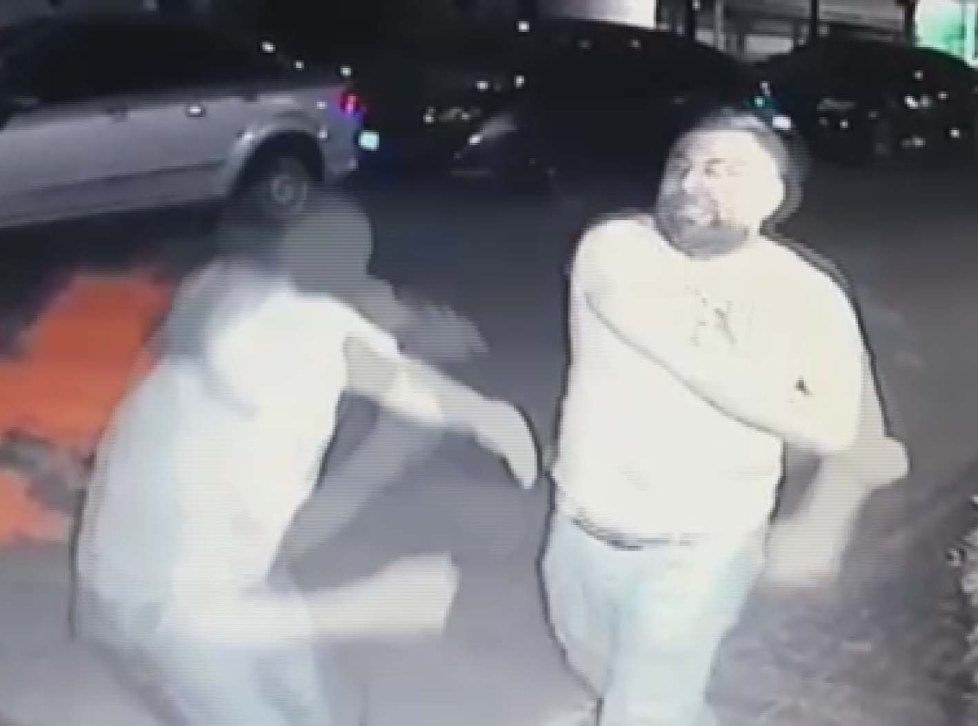 İstanbul’da güvenlik görevlisine feci dayak güvenlik kamerasına yansıdı |Video